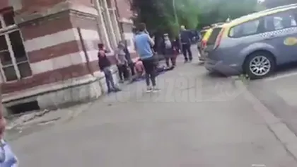 Tragedie în Râmnicu Sărat, oraşul rămas fără ambulanţe. Un taximetrist a murit în plină stradă. Salvarea a venit după 40 de minute