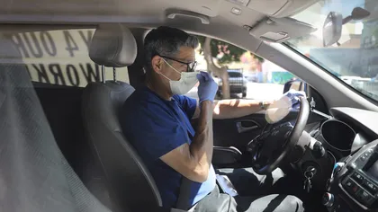 Uber le impune atât şoferilor, cât şi clienţilor să poarte măşti pe tot parcursul cursei