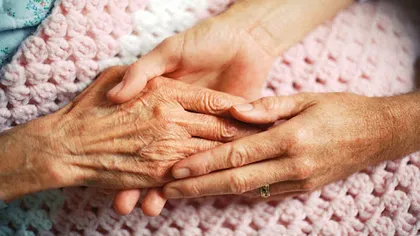 Legea care ar permite eutanasierea voluntară a bătrânilor, dezbătută în Parlament