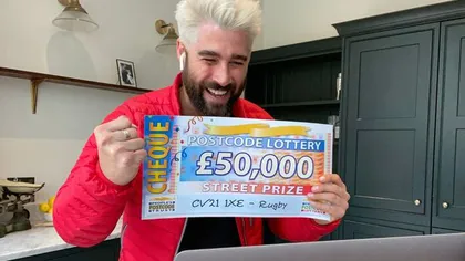 Reacţie impresionantă! Un cuplu britanic a câştigat 100.000 de lire la o loterie pe Zoom