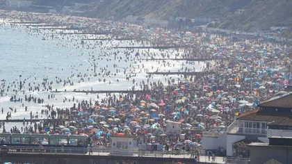 O jumătate de milion de oameni pe plajele din sudul Angliei. Autorităţile au declarat 