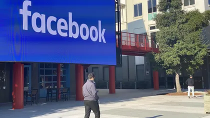 Un angajat Facebook a fost concediat după ce l-a criticat pe Mark Zuckerberg