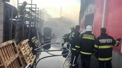 Incendiu puternic la un cămin de bătrâni. Zeci de persoane au fost evacuate