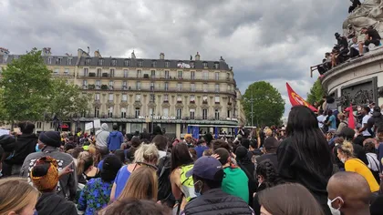 Protest antirasism la Paris. Poliţiştii au folosit gaze lacrimogene VIDEO