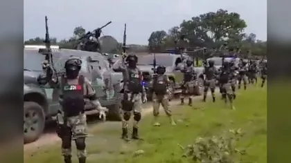 Imagini şocante! Celebrul cartel de droguri din Mexic intimidează guvernul folosindu-se de soldaţi înarmaţi VIDEO
