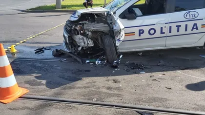 Accident cu maşina Poliţiei, în Bucureşti. Un jandarm a fost rănit