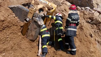 Incident grav la o carieră de piatră din Moldova. Doi muncitori au fost prinşi sub un perete prăbuşit. Unul dintre ei a fost scos
