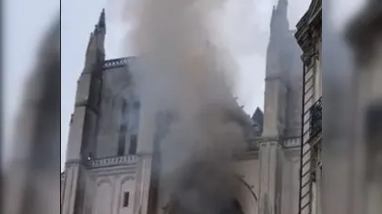Incendiu violent la Catedrala din Nantes. Lăcaşul de cult, cuprins de flăcări VIDEO