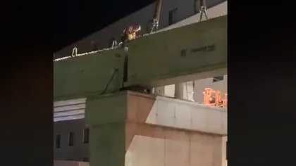 A început montarea grinzilor la viaductul de cale ferată peste DN1, în fața Aeroportului Otopeni VIDEO