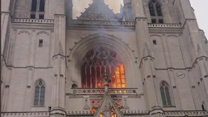 Noi dezvăluiri în cazul incendiului de la catedrala din Nantes. Un bărbat din Rwanda a fost reţinut