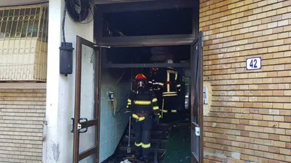 Explozie la un bloc de apartamente din Bucureşti! Oameni scoşi pe braţe din imobil FOTO