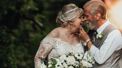 Povestea impresionantă a cuplului care a îmbrăcat din nou ţinutele de miri după şase decenii de convieţuire