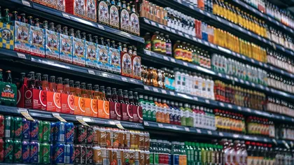Este oficial! Polonia introduce o nouă taxă pentru băuturile cu zahăr, energizante, dar şi pe micile sticle care conţin alcool