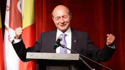 Semnăturile pentru candidatura lui Traian Băsescu la Primăria Capitalei, strânse într-o zi. Anunţul PMP