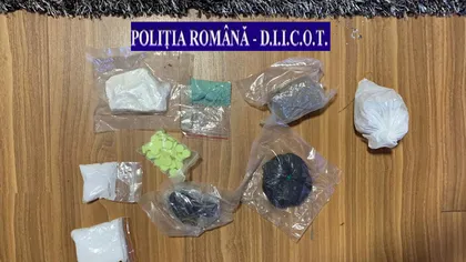 Captură de droguri de mare risc, în Bucureşti. Mai multe persoane, arestate preventiv pentru trafic şi consum de stupefiante
