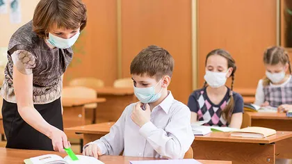 An şcolar 2020-2021. Expert român în sănătate avertizează: Ar putea să apară focare în şcoli şi grădiniţe
