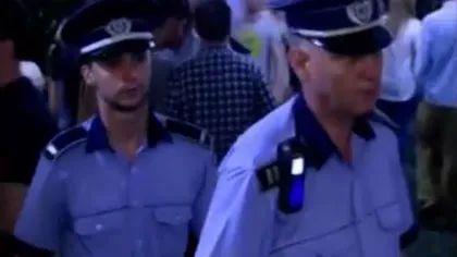 Scandal monstru în Centrul Vechi! Un jurnalist a făcut circ cu poliţia la o terasă după miezul nopţii VIDEO