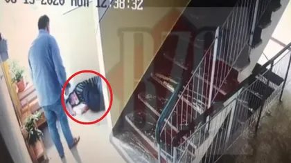 Imagini şocante în Cluj! Un curier a fost bătut cu bestialitate într-o scară de bloc VIDEO