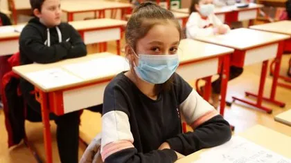 Elevii din clasele mici ar trebui să poarte mască la şcoală. Nelu Tătaru: 