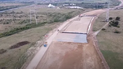 Imagini din dronă cu primul tronson în lucru de pe autostrada A1 Sibiu - Piteşti