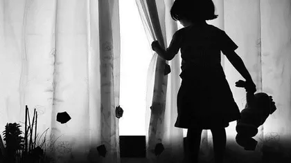 Caz şocant în Neamţ! O fetiţă de 4 ani a fost răpită din faţa casei şi supusă la perversiuni sexuale de unchiul ei
