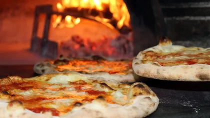 Alertă de toxiinfecţie alimentară la Iaşi! Angajaţii din nouă pizzerii, cofetării şi măcelării, depistaţi cu stafilococul auriu