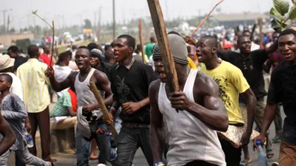 Stare de ASEDIU în Nigeria după represiunea sângeroasă împotriva manifestanţilor anti-Covid: zeci de morţi şi sute de răniţi