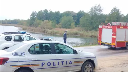 Un tânăr a plonjat cu maşina într-un lac din Argeş, după ce a făcut o manevră imprudentă