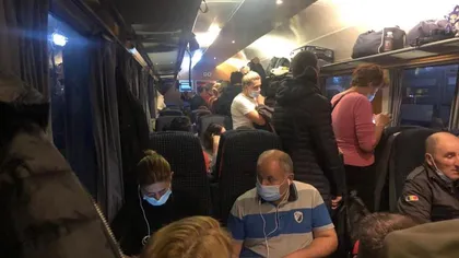 Tren supraaglomerat în plină pandemie de coronavirus. Explicaţia CFR Călători