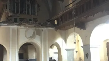 Tavanul bisericii fortificate din Alţâna s-a prăbuşit  FOTO