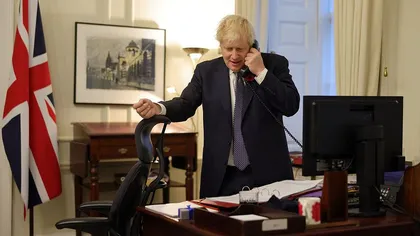 Lockdown în Anglia. Boris Johnson avertizează că sărbătorile de iarnă ar putea veni cu o nouă carantină totală. Ce trebuie să facă britanicii