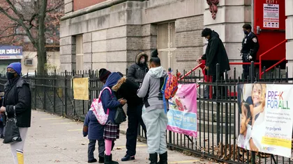 New York City redeschide școlile primare şi testează elevii. Gimnaziile şi liceele rămân închise