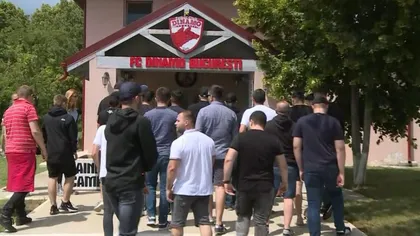 Scandal la Dinamo, fanii şi-au ieşit din minţi. Ultraşii au mers la Săftica şi au intrat peste directorul sportiv