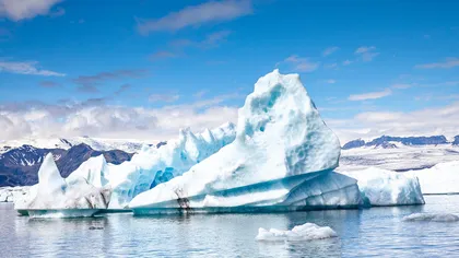 Cel mai mare aisberg din lume se îndreaptă spre o insulă britanică. Pinguinii şi focile din Atlanticul de Sud, în pericol