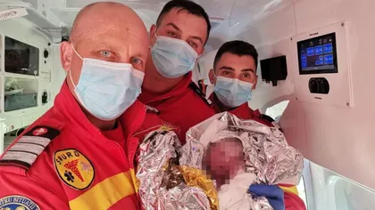 Femeie din Bistriţa, ajutată să nască de paramedicii SMURD în drum spre spital