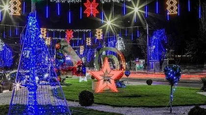 S-au aprins luminiţele de Crăciun în Bucureşti, în sectorul 4. Anunţul făcut de Daniel Băluţă