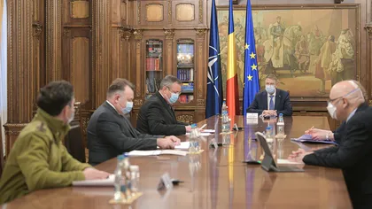 Klaus Iohannis, şedinţă de lucru cu premierul Ciucă, Nelu Tătaru şi Raed Arafat privind gestionarea epidemiei de COVID-19