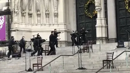 Împuşcături la catedrală. Un bărbat a deschis focul la un concert de Crăciun la New York, el a fost ucis de poliţie