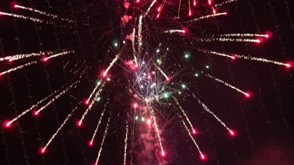 Primăria din România care a pregătit un foc de artificii de Anul Nou. Oamenii nu pot ieşi din case din cauza restricţiilor