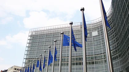 Comisia Europeană avertizează: Ridicarea restricţiilor de sărbători ar duce la o nouă creștere a numărului de cazuri de COVID