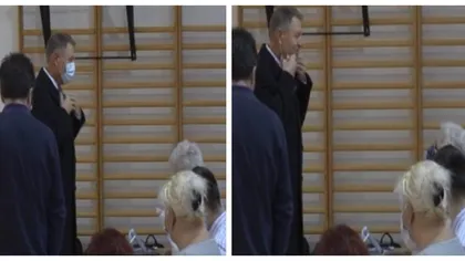 Klaus Iohannis a fost pus să-şi dea masca jos în secţia de votare pentru a fi identificat VIDEO