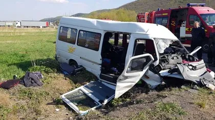 Accident grav în Sibiu. Un microbuz care venea din Ungaria s-a lovit de un cap de pod. Sunt șase victime