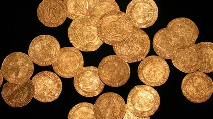 Zeci de monede din aur, descoperite în grădina unei familii din Anglia. Tezaurul datează din vremea lui Henric al VIII-lea