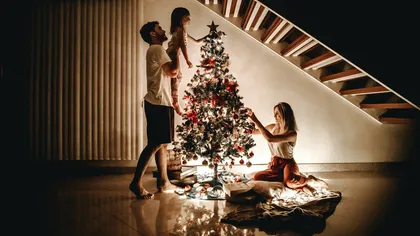 Câte zile libere vor avea românii de Crăciun și Revelion - programul de lucru în perioada sărbătorilor