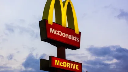 Lovitură pentru McDonald's în plină pandemie. Primăria Bucureşti vrea să ceară mai mulţi bani pe terenurile unităţilor drive-through
