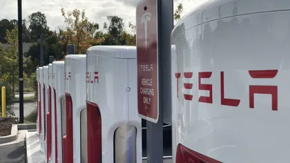 Tesla deschide la Timişoara prima staţie Supercharger din România