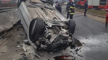 Accident înfiorător la ieşirea de pe autostrada Bucureşti - Piteşti. Şase persoane au fost rănite după ce o maşină a intrat într-un parapet