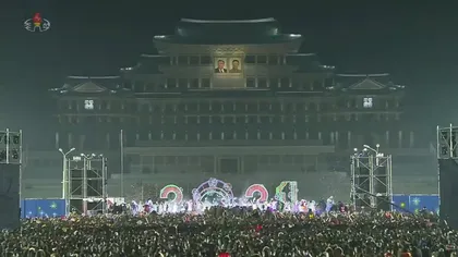 Anul Nou 2021, cum a fost petrecerea de Revelion în Coreea de Nord. Nimeni n-a respectat distanţarea socială VIDEO