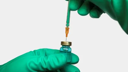 Vaccinul anti-covid produs de BioNTech ar putea trata scleroza multiplă