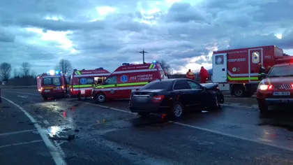 Accident mortal în Sibiu. O persoană a murit și alte șase au fost rănite după un accident între un autorurism și un microbuz